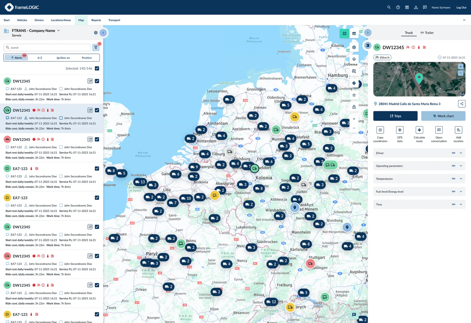 Fleet map in the frameLOGIC system: a list of vehicles with alerts and driving-time limits on the left, a map of northern Europe with clustered vehicle markers in the centre, and a panel for the selected vehicle showing speed, position and operating parameters on the right.